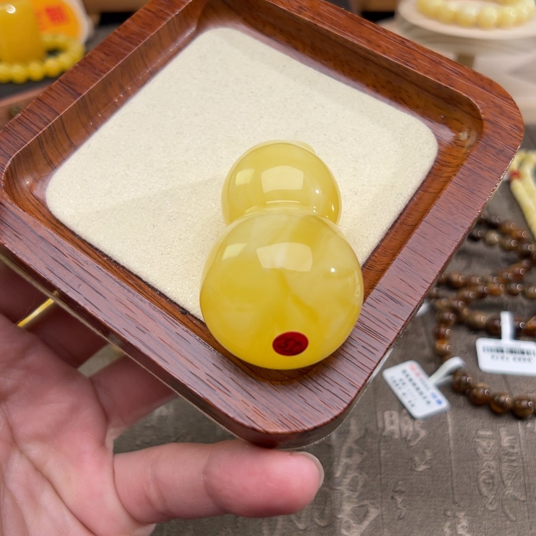 琥珀裸石未镶嵌琥珀裸石未镶嵌64