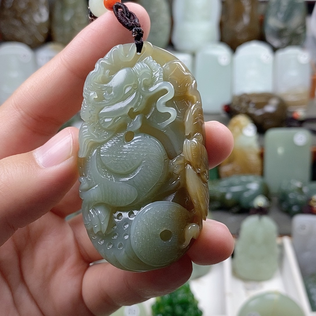 和田玉（糖玉）未镶嵌颈饰