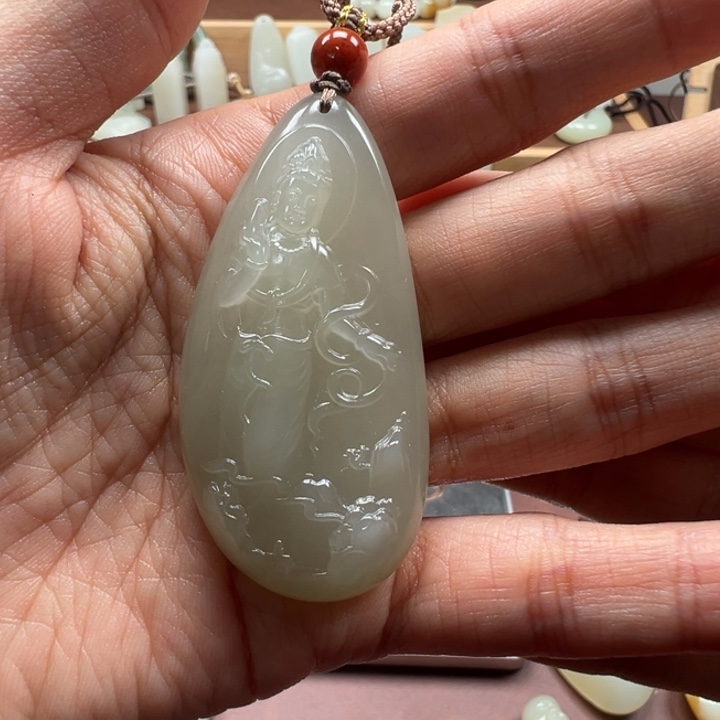 和田玉未镶嵌颈饰青海料观音