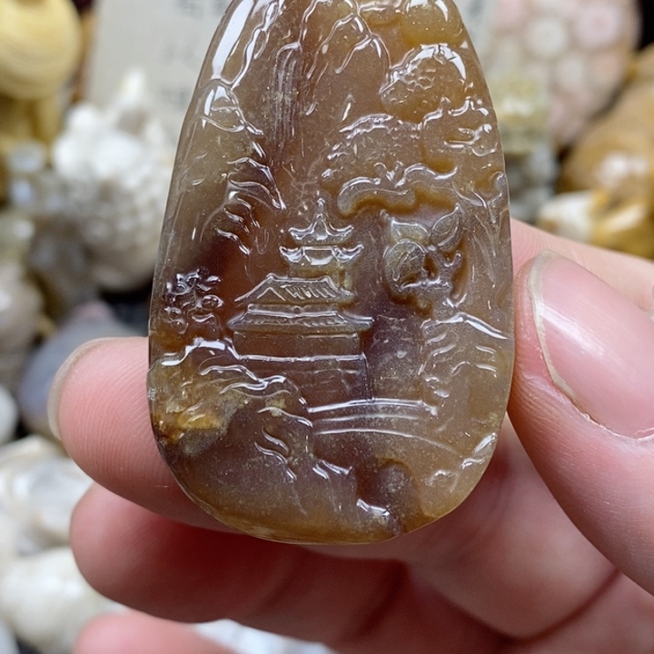 颈饰未镶嵌硅化珊瑚（珊瑚玉）有瑕