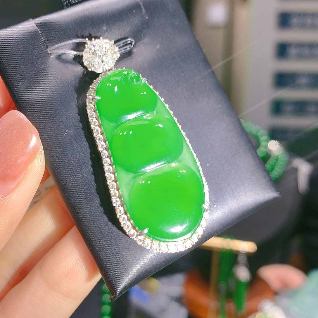 翡翠颈饰银S925镶嵌8甄选