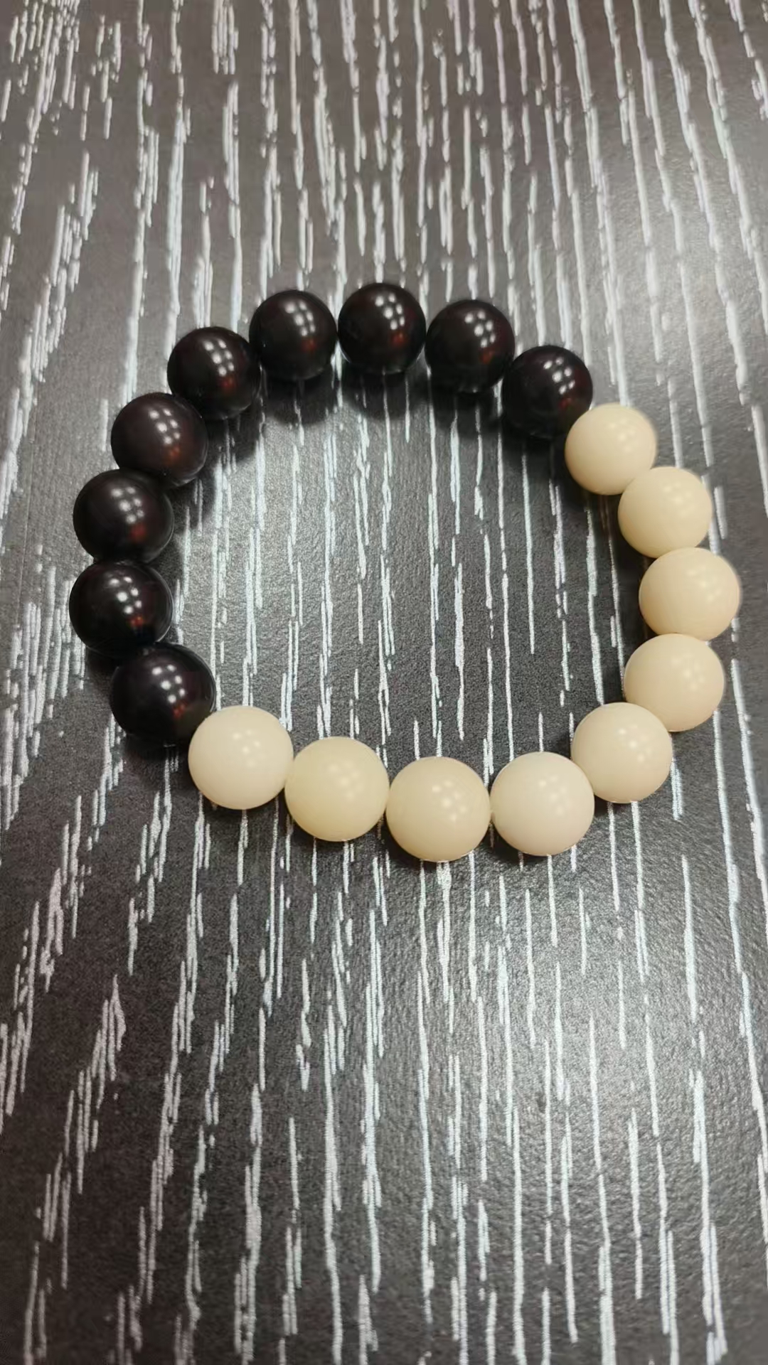 一类精品 天然野生老料 精品  黑白菩提手串 L032