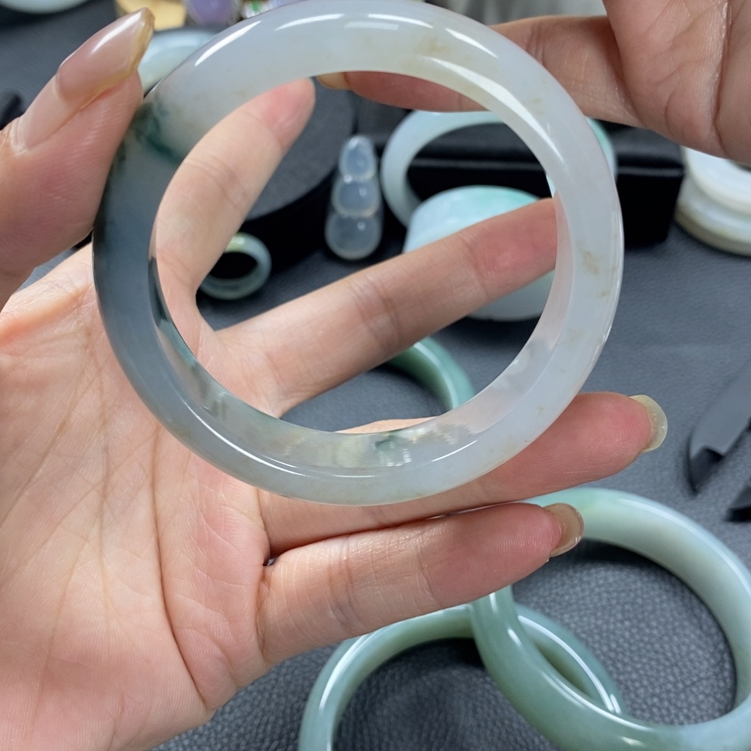 骑***浪翡翠未镶嵌手镯天然翡翠