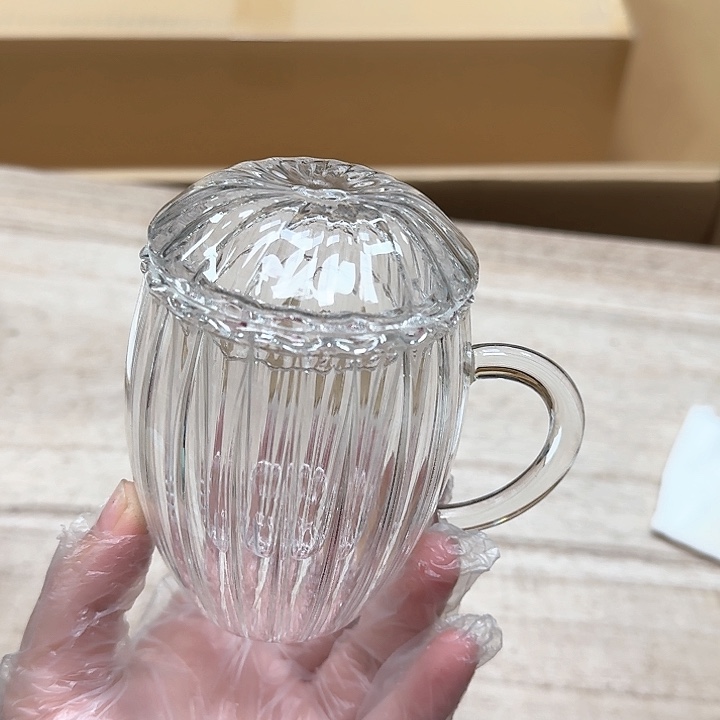 瓷片瓷器。                        