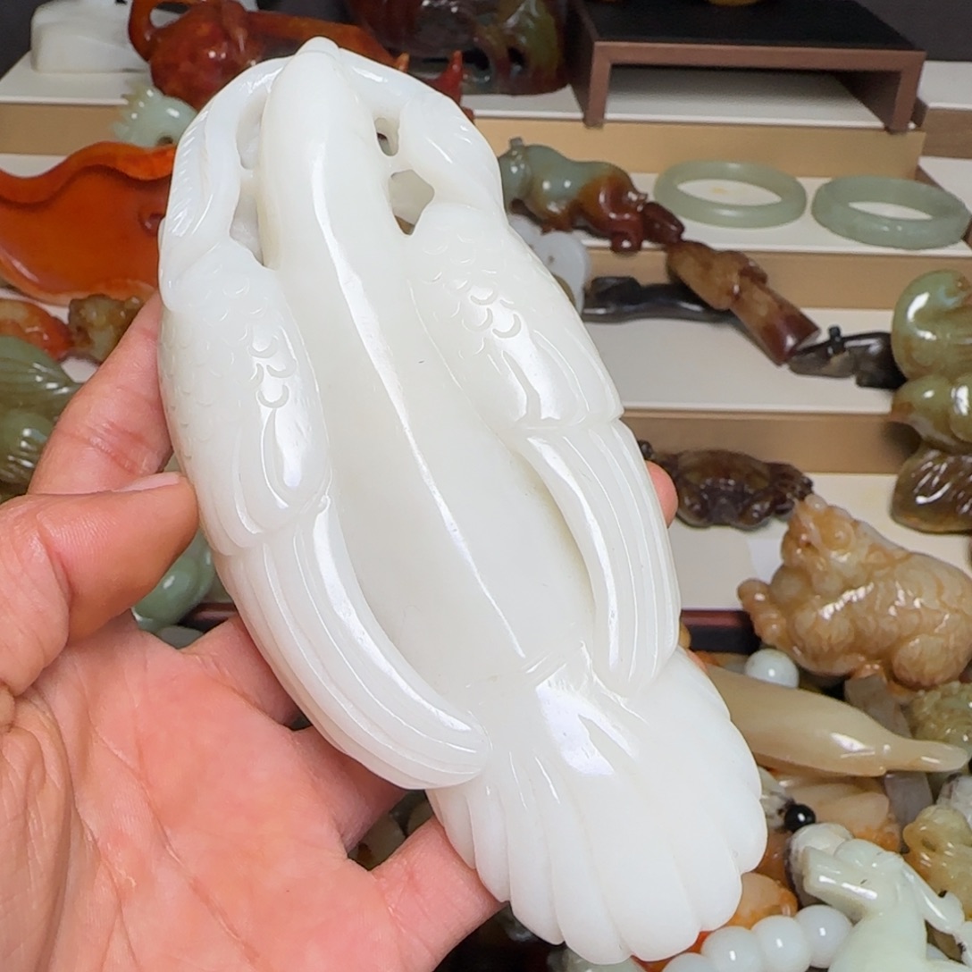 慕***羡和田玉未镶嵌颈饰