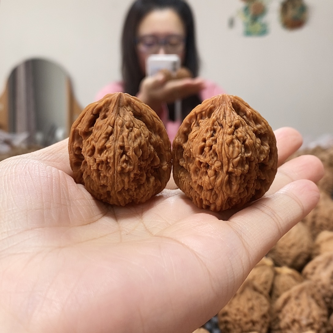 吊坠文玩核桃南疆35有黄已打底