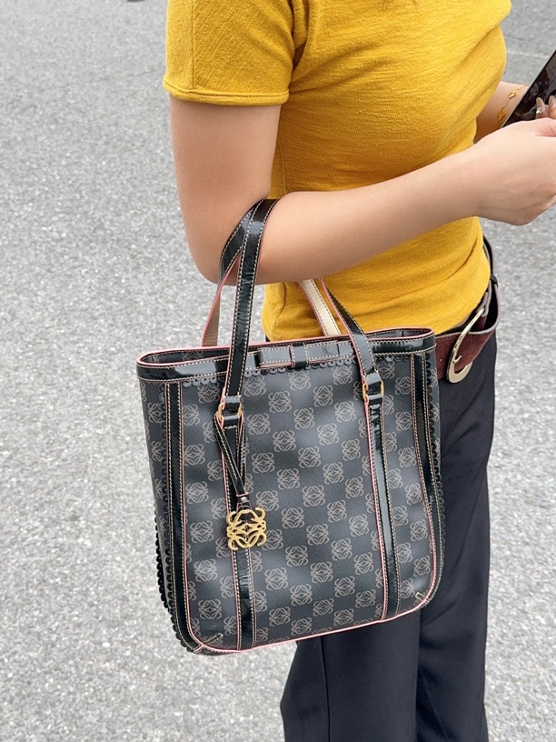 95新 LOEWE/罗意威 罗意威琴谱托特包