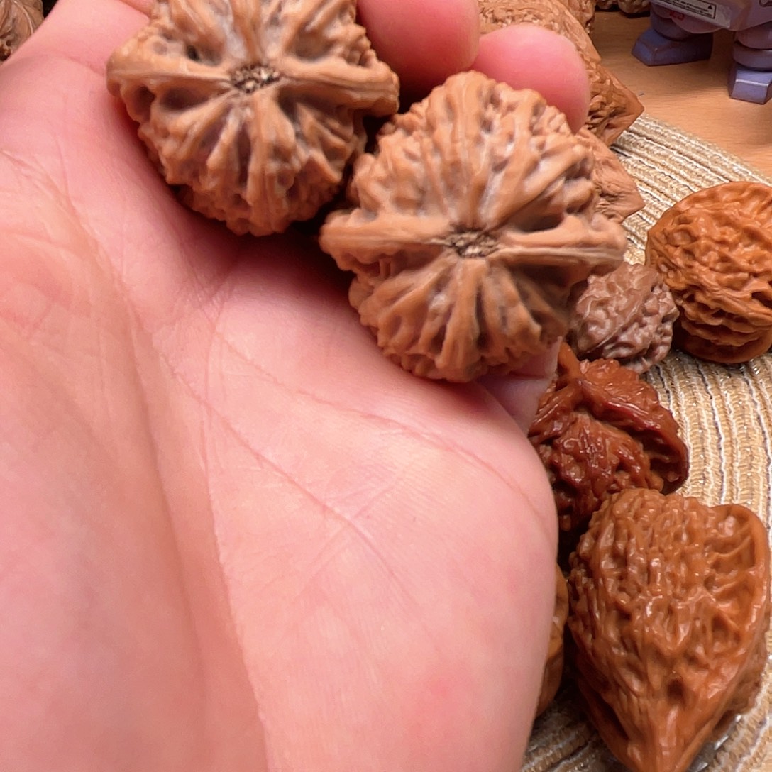 枫****吊坠文玩核桃球球