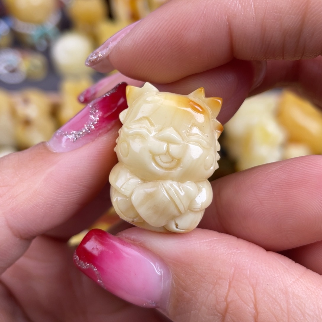 琥珀裸石未镶嵌蜜蜡