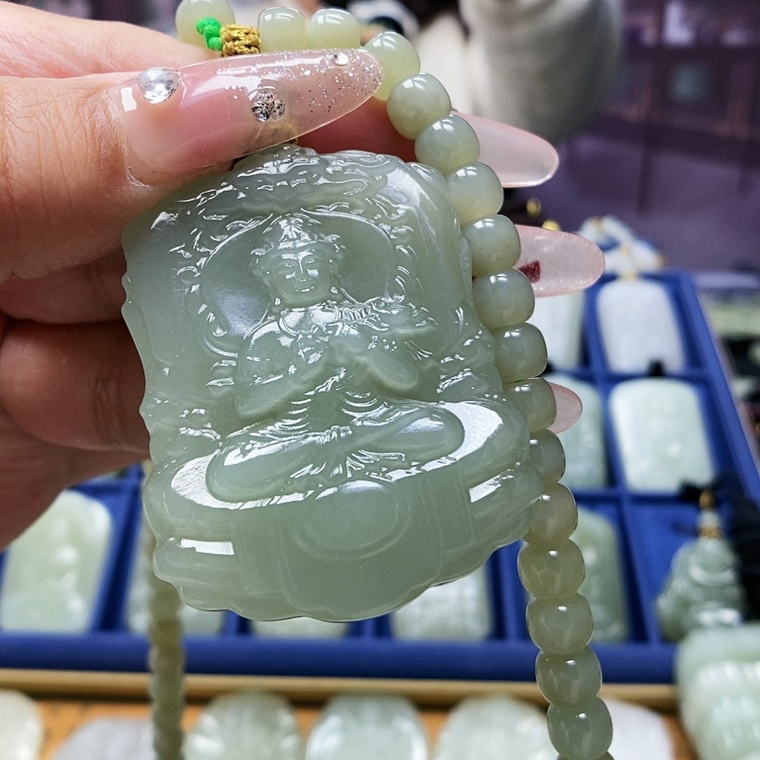 和田玉颈饰未镶嵌河****家