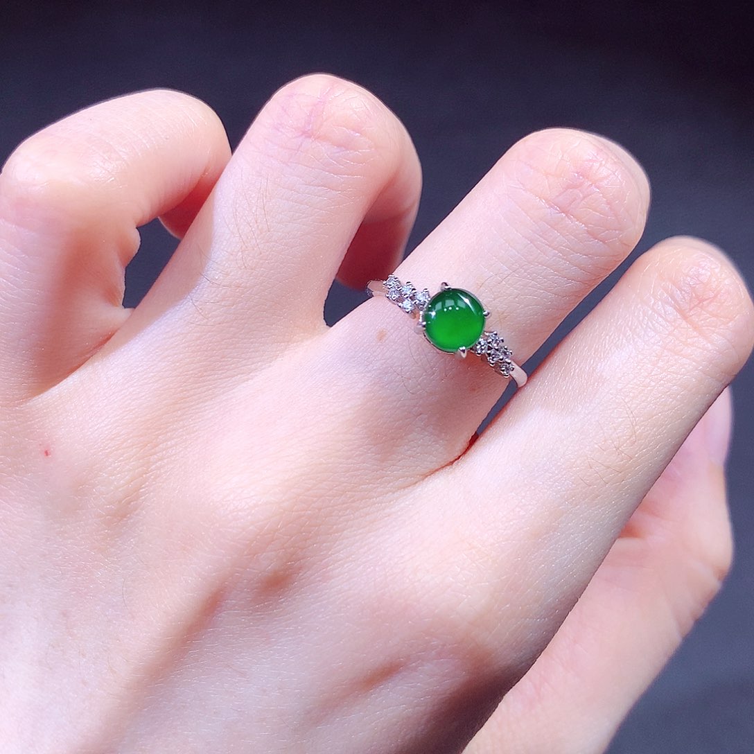 翡翠戒指未镶嵌翡翠