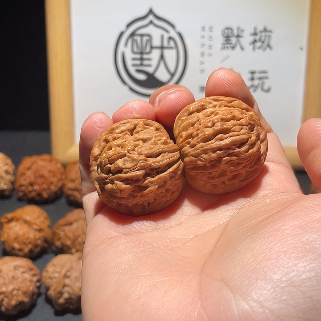 D***i文玩核桃把件35全品汉高楼
