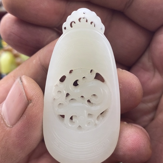 和田玉颈饰未镶嵌