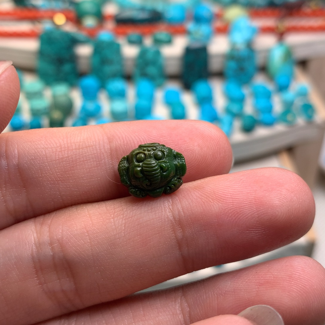 绿松石未镶嵌珠宝奇石