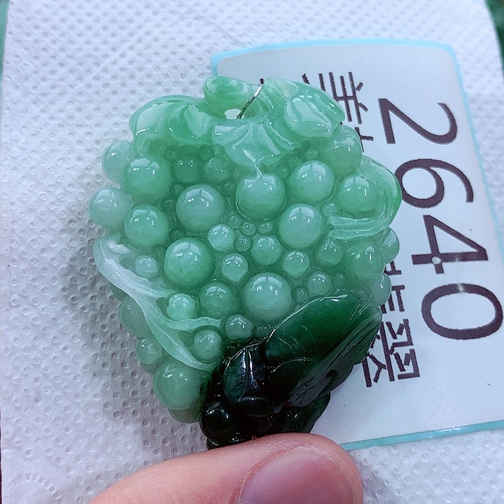 吊坠(不含链)未镶嵌翡翠