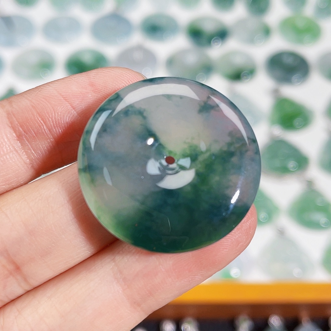 颈饰未镶嵌翡翠吊坠