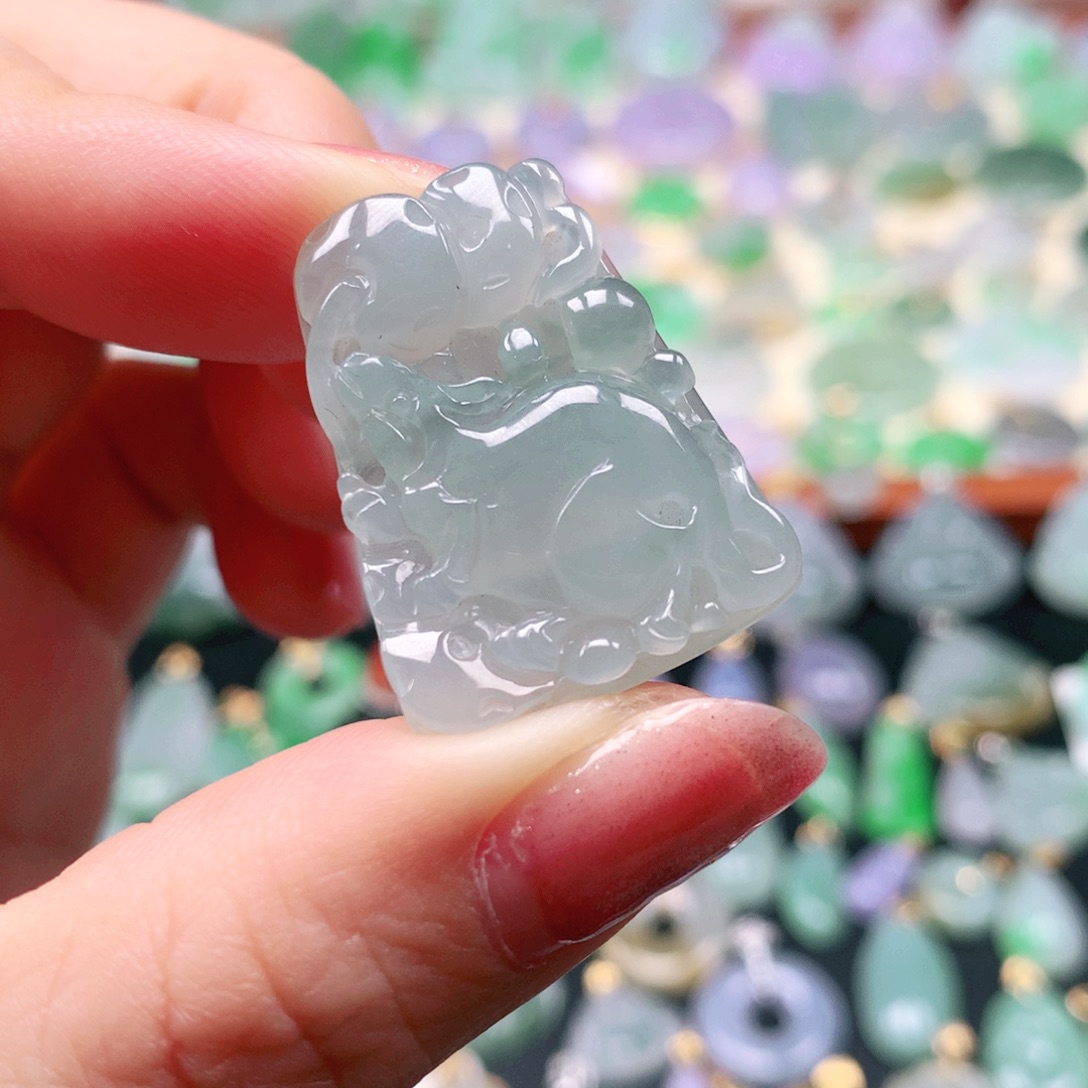 吊坠(不含链)未镶嵌翡翠