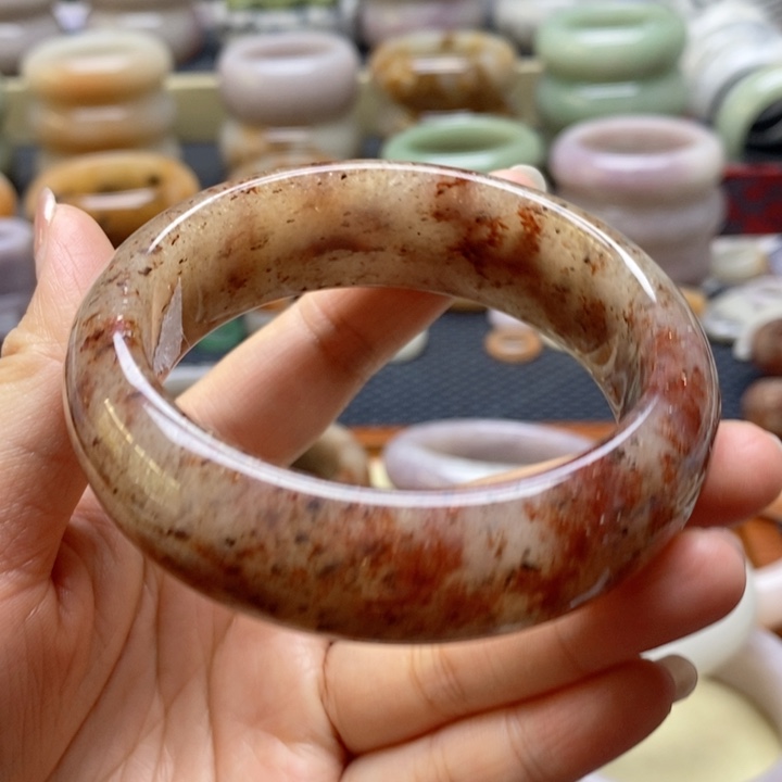 未镶嵌手镯石英岩玉