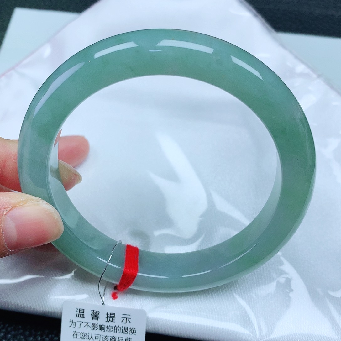 翡翠手镯未镶嵌59圈