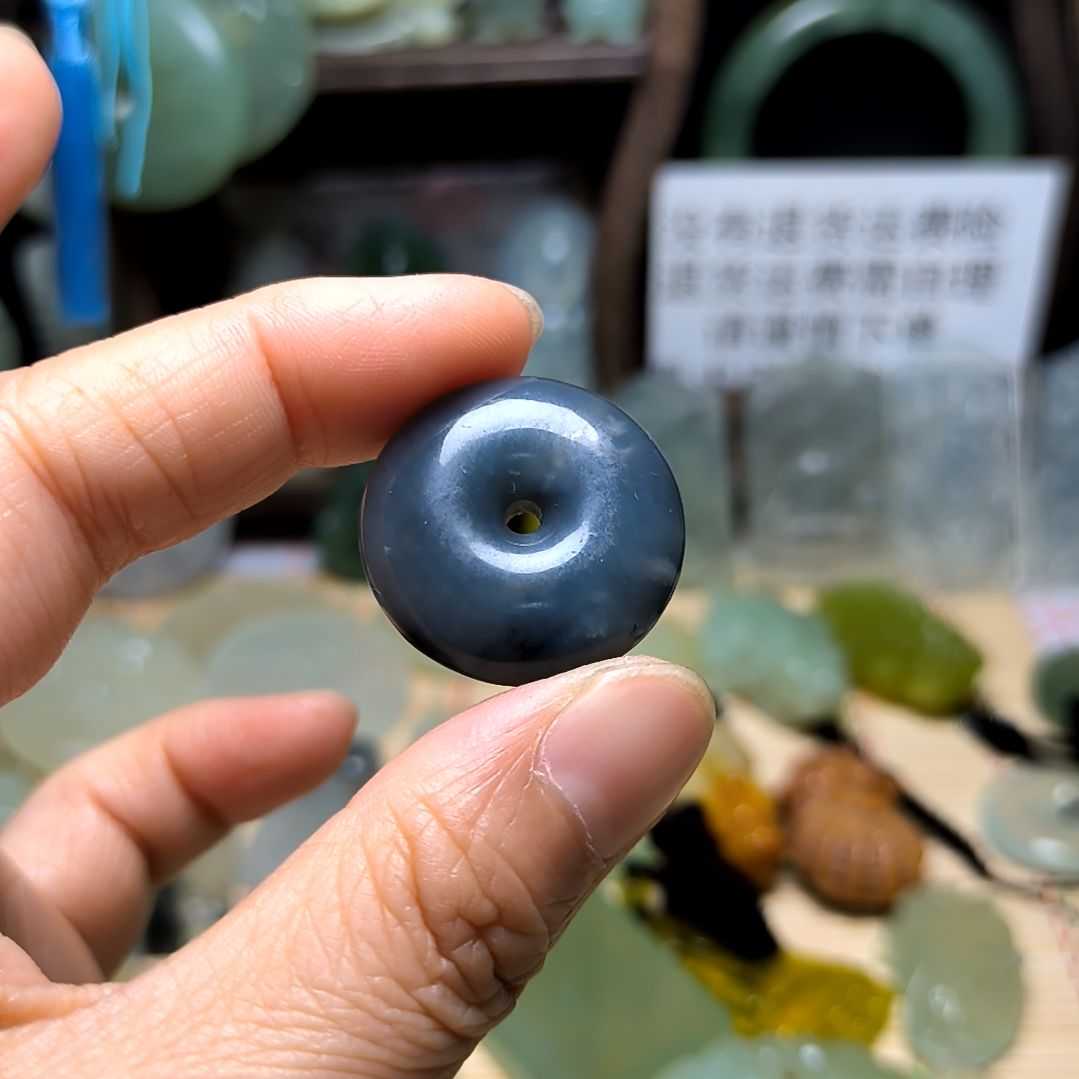 岫玉未镶嵌吊坠(不含链)胖*机