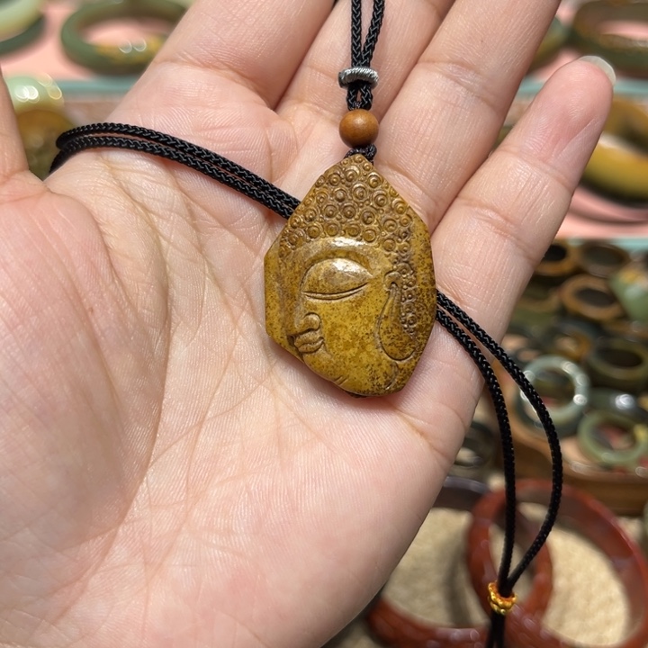 蓝***娃岫岩河磨玉（透闪石质玉）未镶嵌手镯