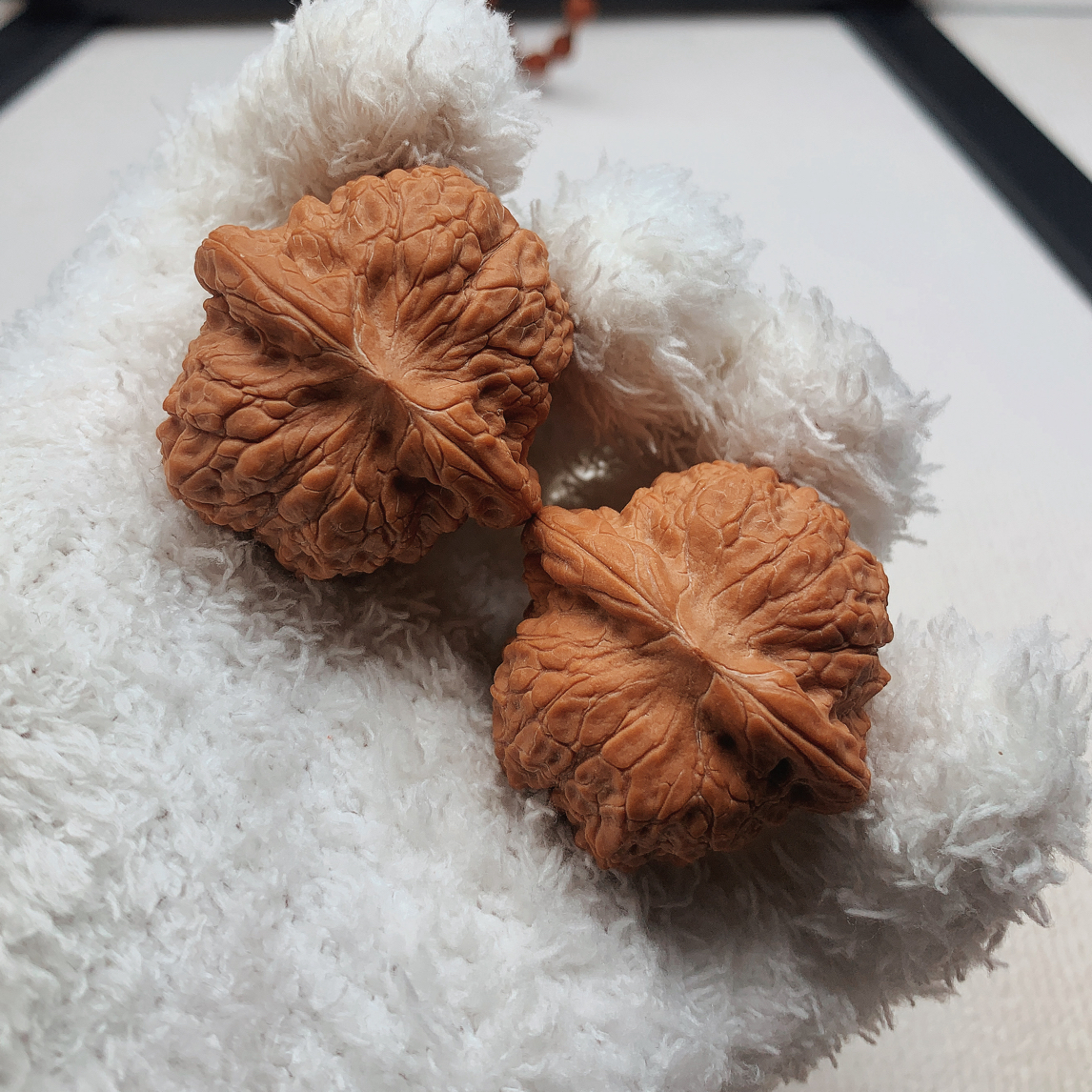 39尺血麒麟全品无修文玩核桃狮子头精品把件