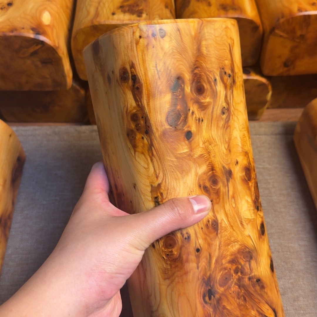 轻***脸鹅绒竹炭崖柏黑油颈椎枕。典藏级花纹