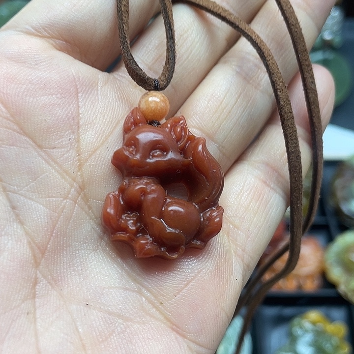 未镶嵌蛇纹石玉颈饰