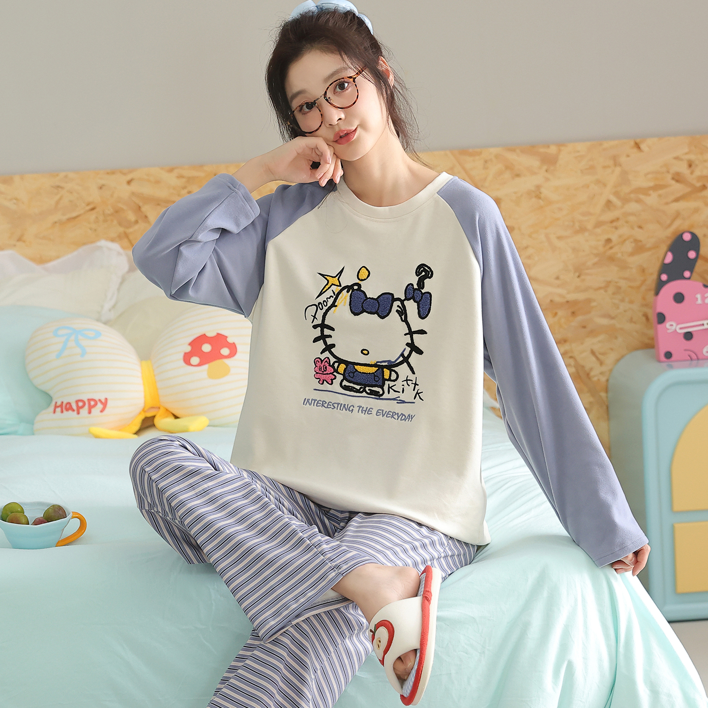 卡之恋睡衣女秋冬季新款长袖蓝条纹kitty加绒加厚家居服