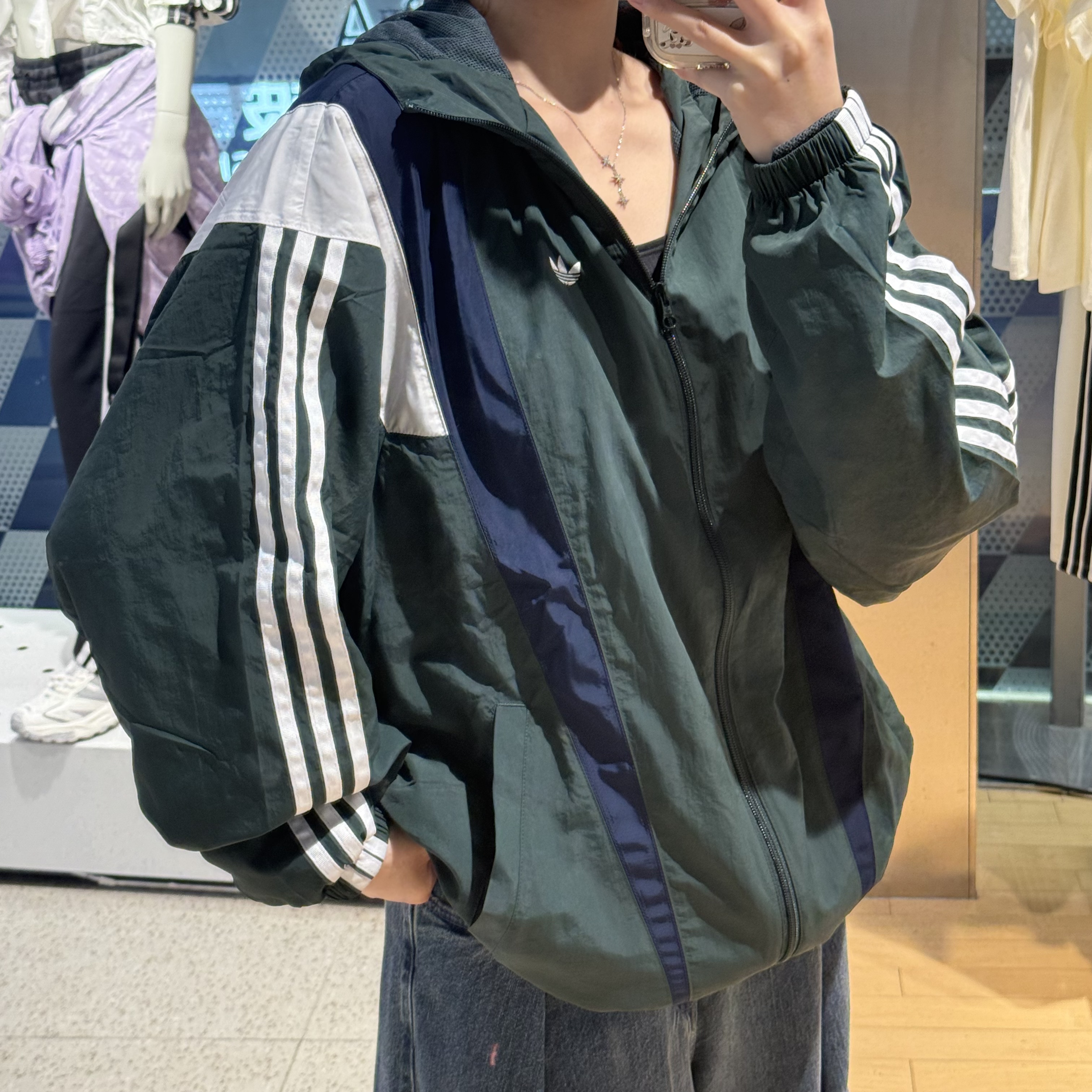 adidas三叶草复古拼色梭织运动宽松连帽夹克外套KS3553