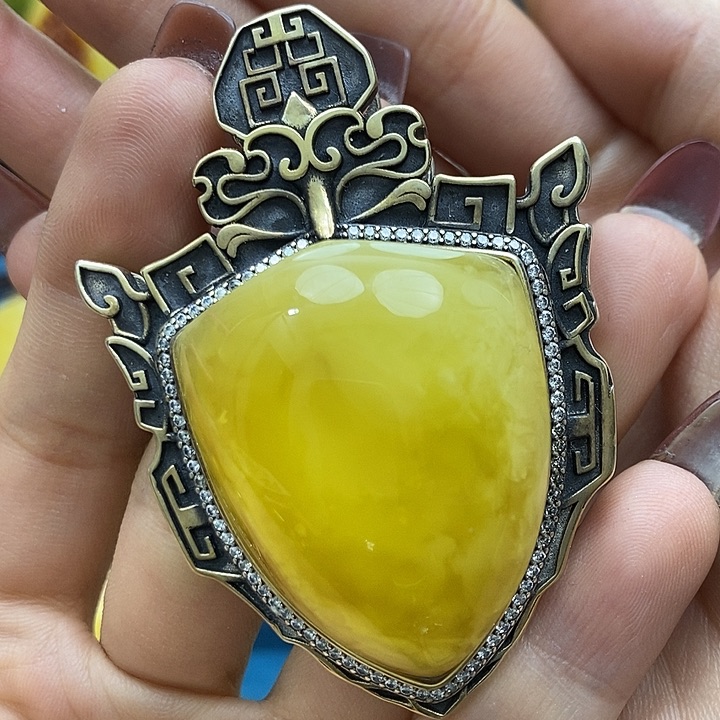 琥珀颈饰银S925镶嵌吊坠