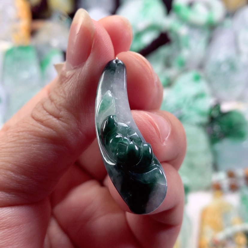 【闪购商品】翡翠吊坠(不含链)未镶嵌