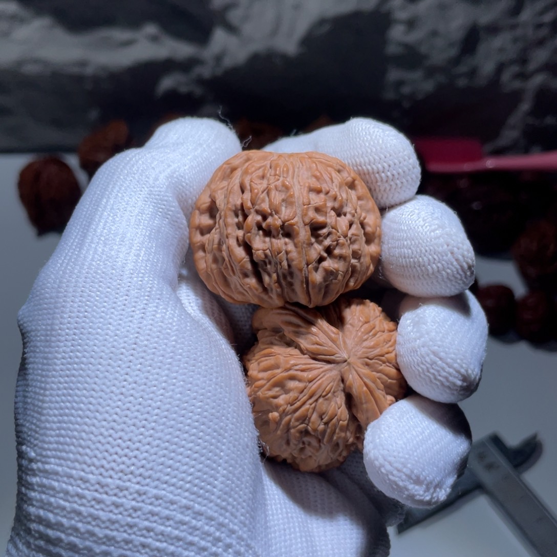 文玩核桃吊坠26号39球白