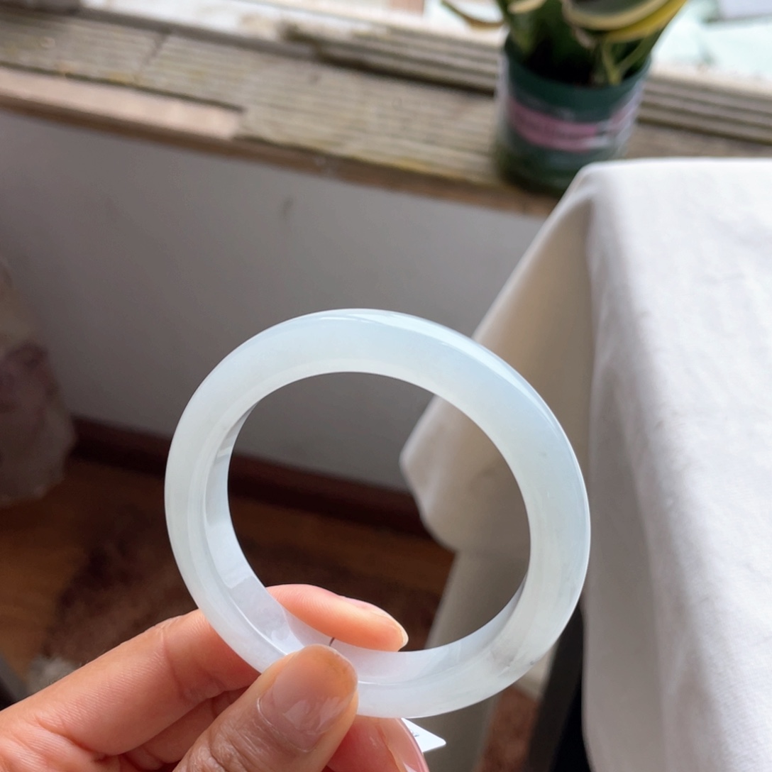 翡翠手镯未镶嵌白月光