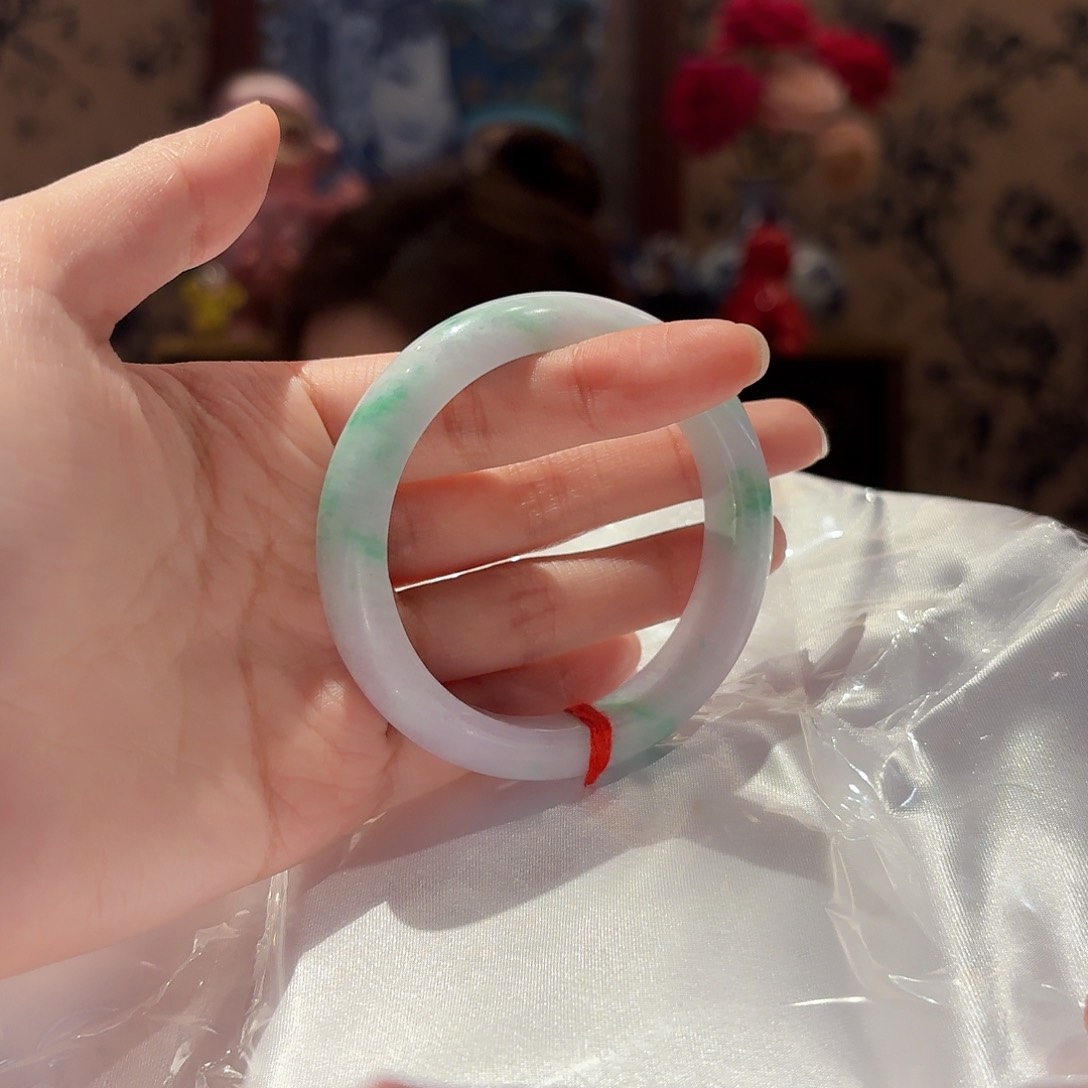 翡翠手镯未镶嵌53.7圈口