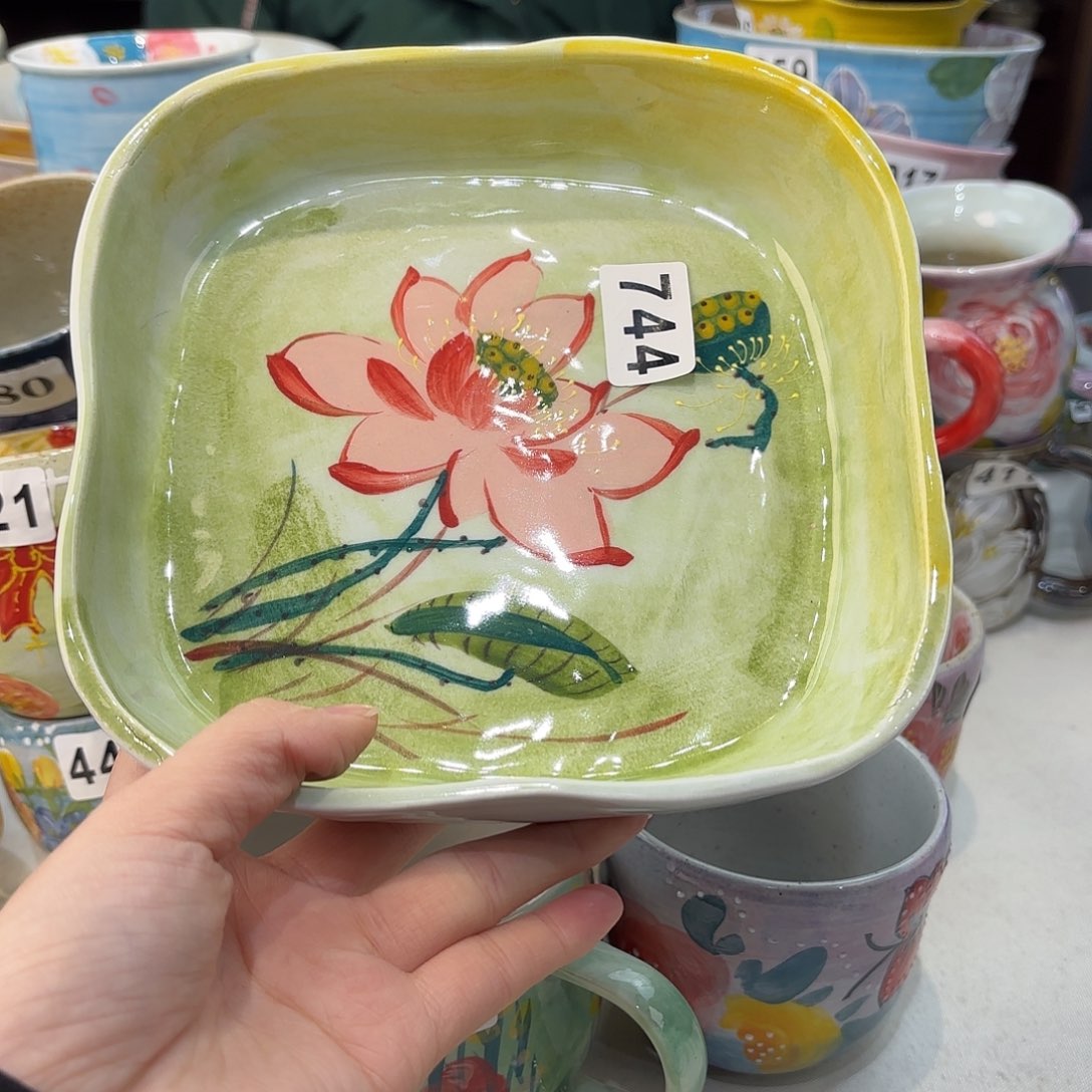 瓷片兔兔好可爱呀打