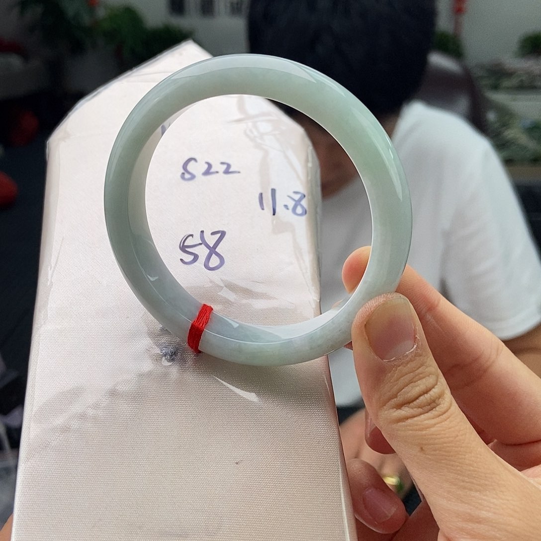 翡翠手镯未镶嵌颜色多样性发拍一发一