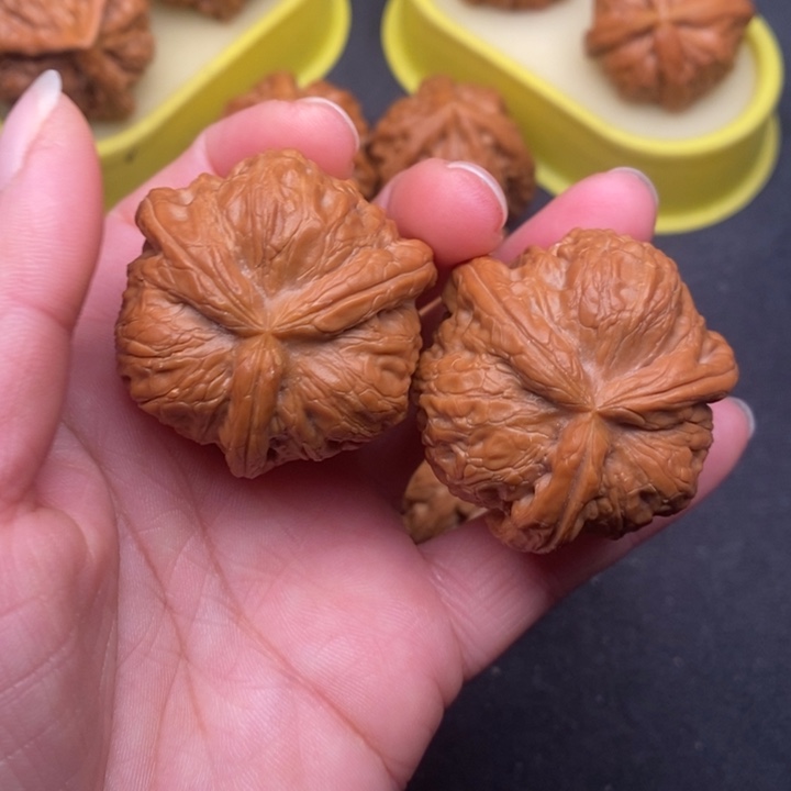 把件文玩核桃哈*王