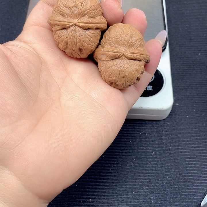 李***࿐文玩核桃吊坠元宝