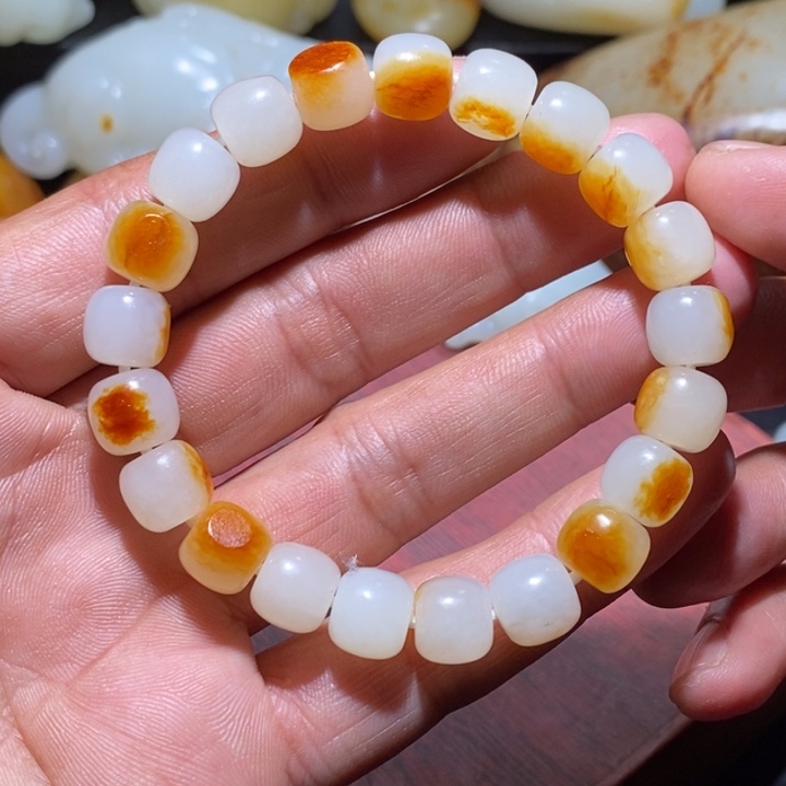 和田玉卡10老型珠手串未镶嵌