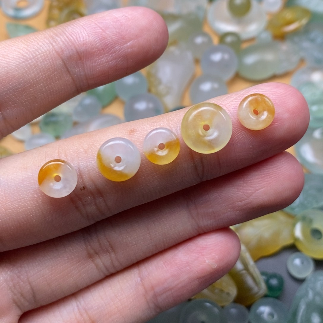 定制翡翠未镶嵌挂件