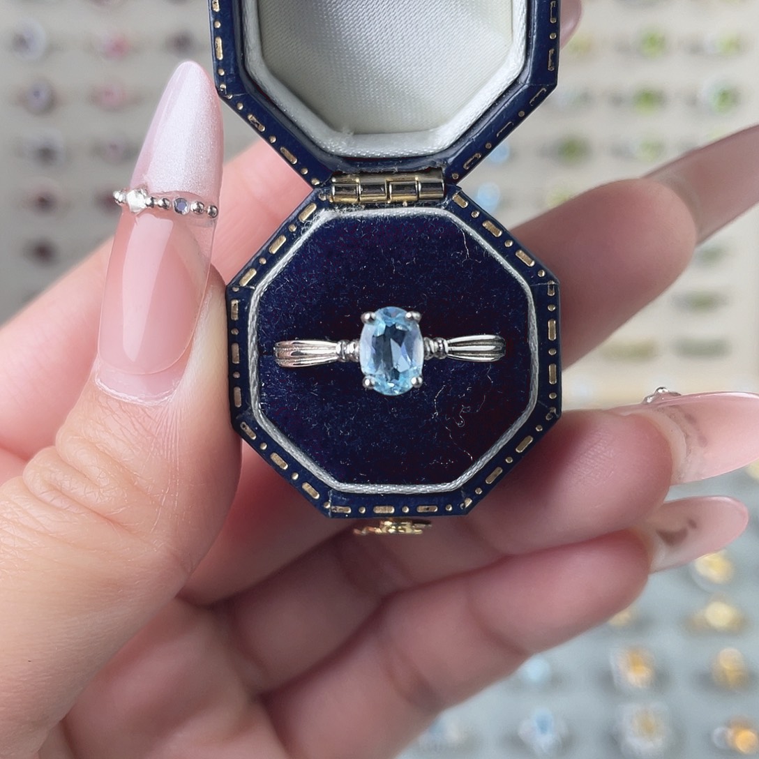 银S925镶嵌托帕石戒指简约款戒指