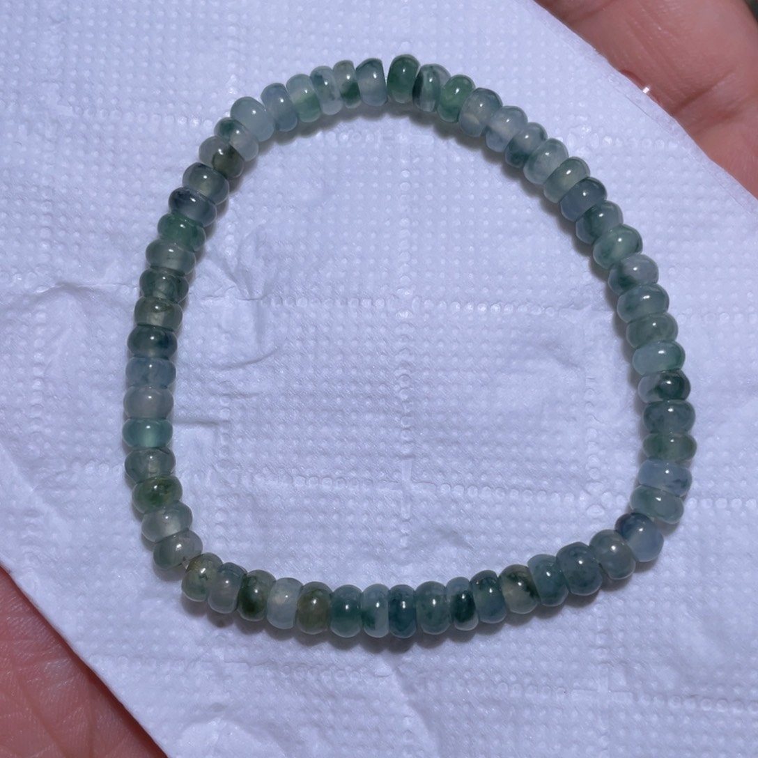 定制翡翠未镶嵌手串