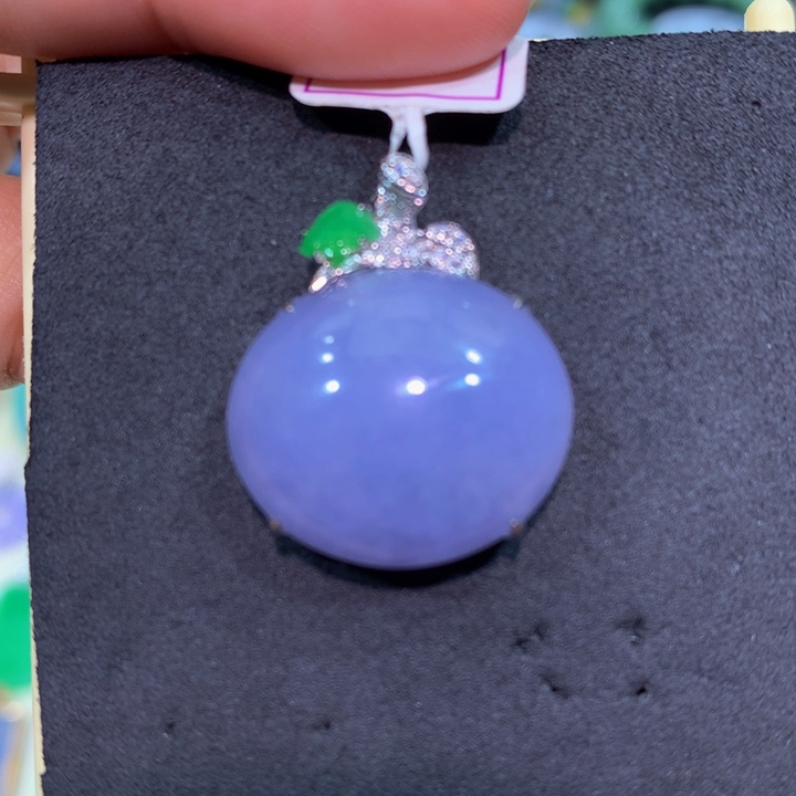 翡翠18K金镶嵌颈饰翡翠