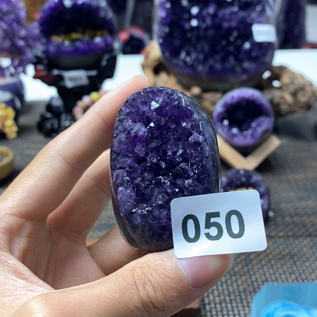 紫晶未镶嵌大型摆件（非配饰）