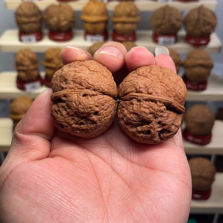 核桃文玩铁核桃蛤蟆头41尺