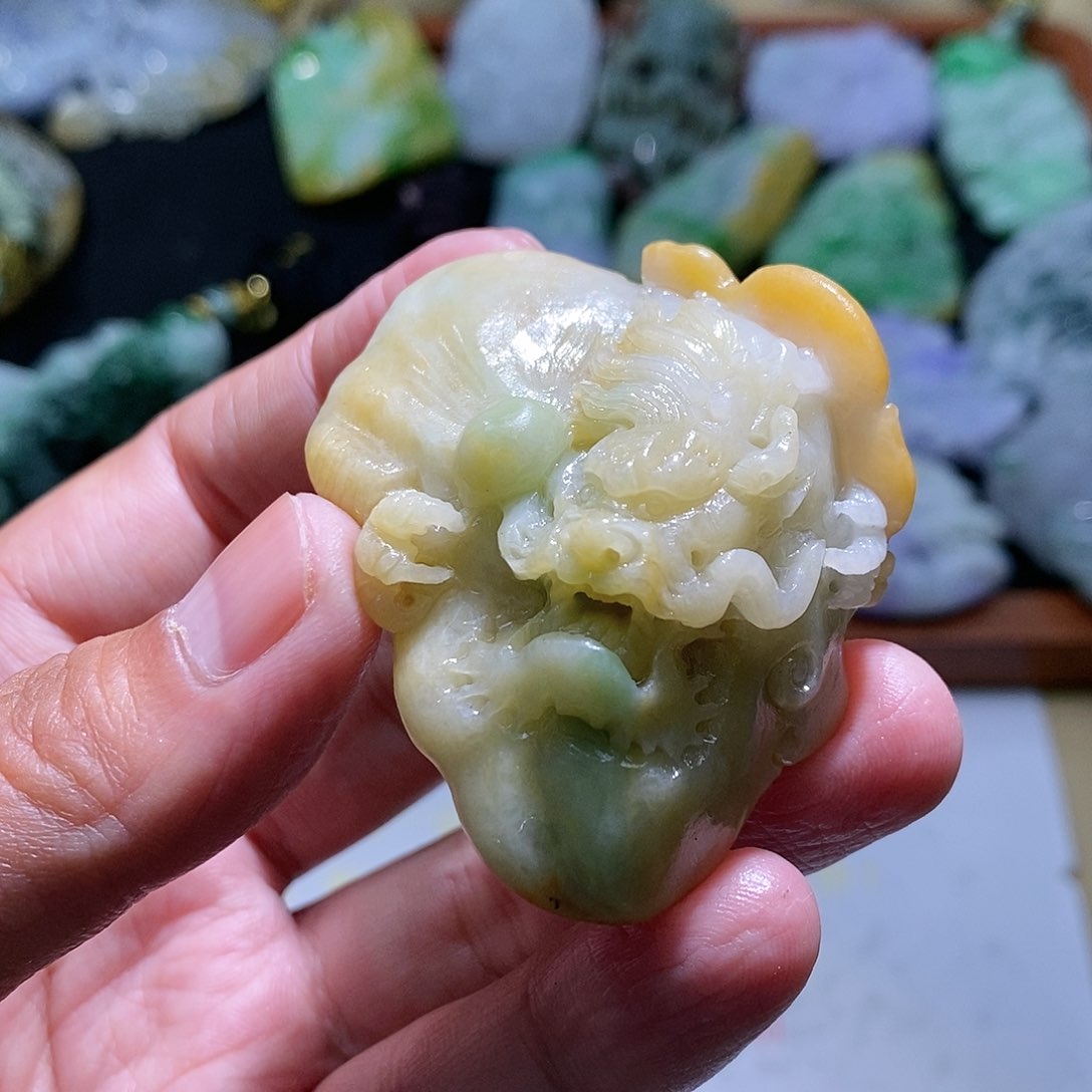 【闪购商品】翡翠颈饰未镶嵌龙牌