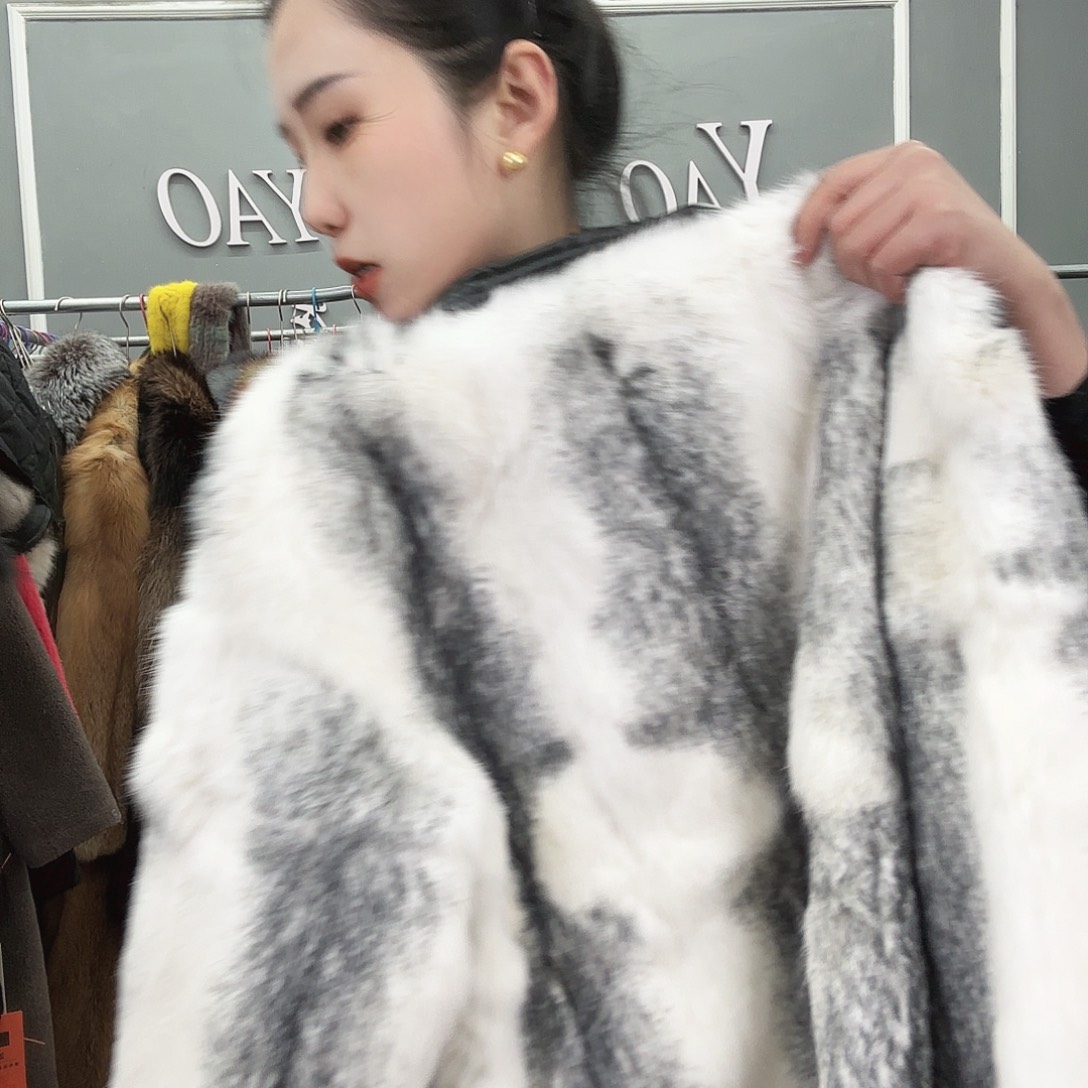姚小妖家高端皮草