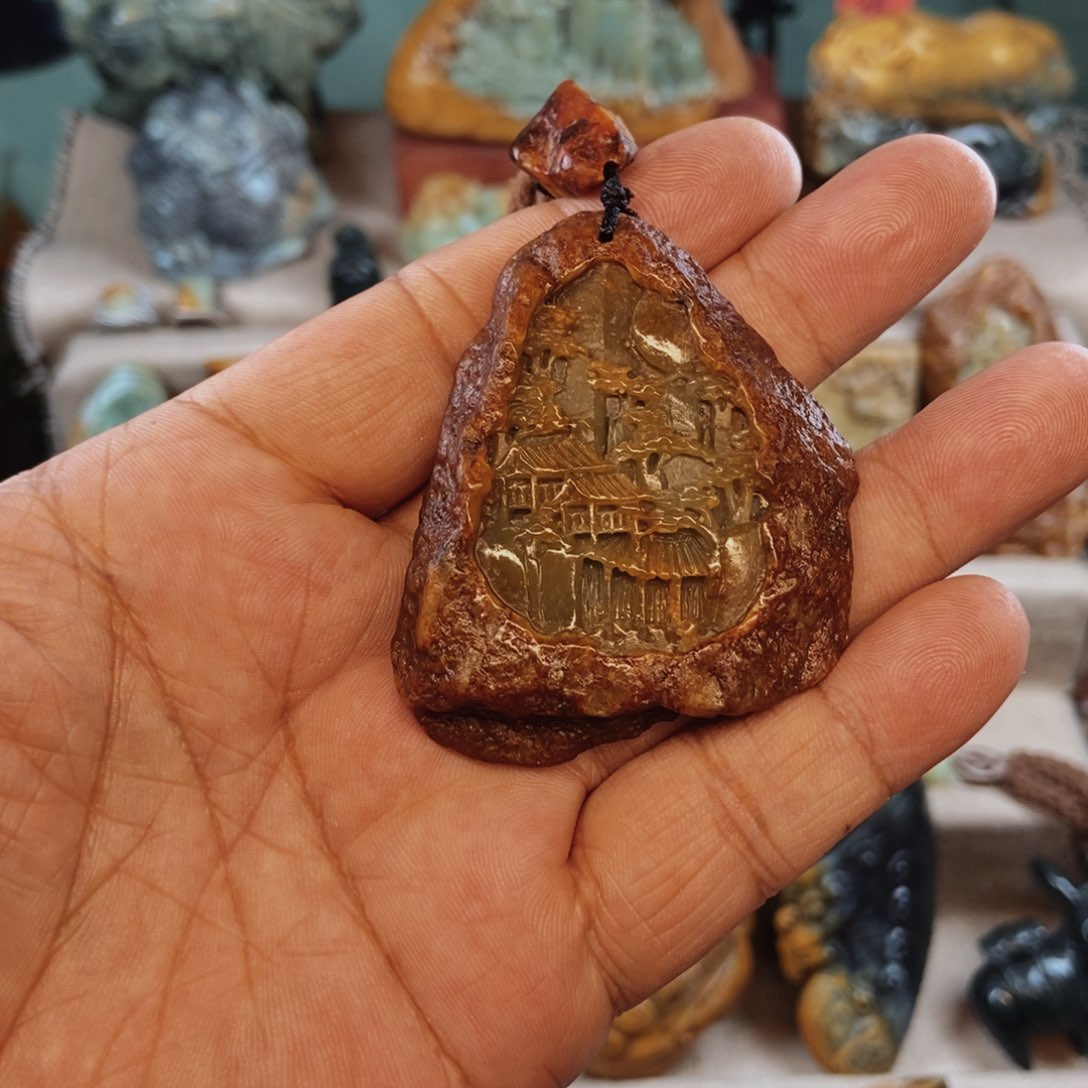 岫岩河磨玉（透闪石质玉）颈饰未镶嵌果***乓