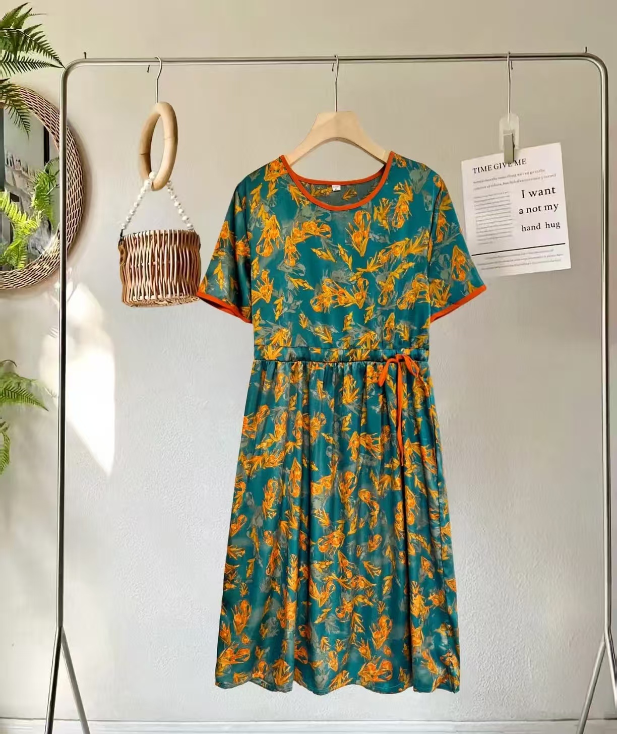 黄金麦穗  时尚轻奢亲肤透气中长款连衣裙条纹气质显瘦827（东）